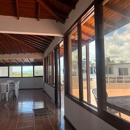 Hotel Isla Del Descanso Puerto Villamil Kültér fotó
