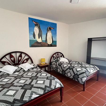 Hotel Isla Del Descanso Puerto Villamil Szoba fotó