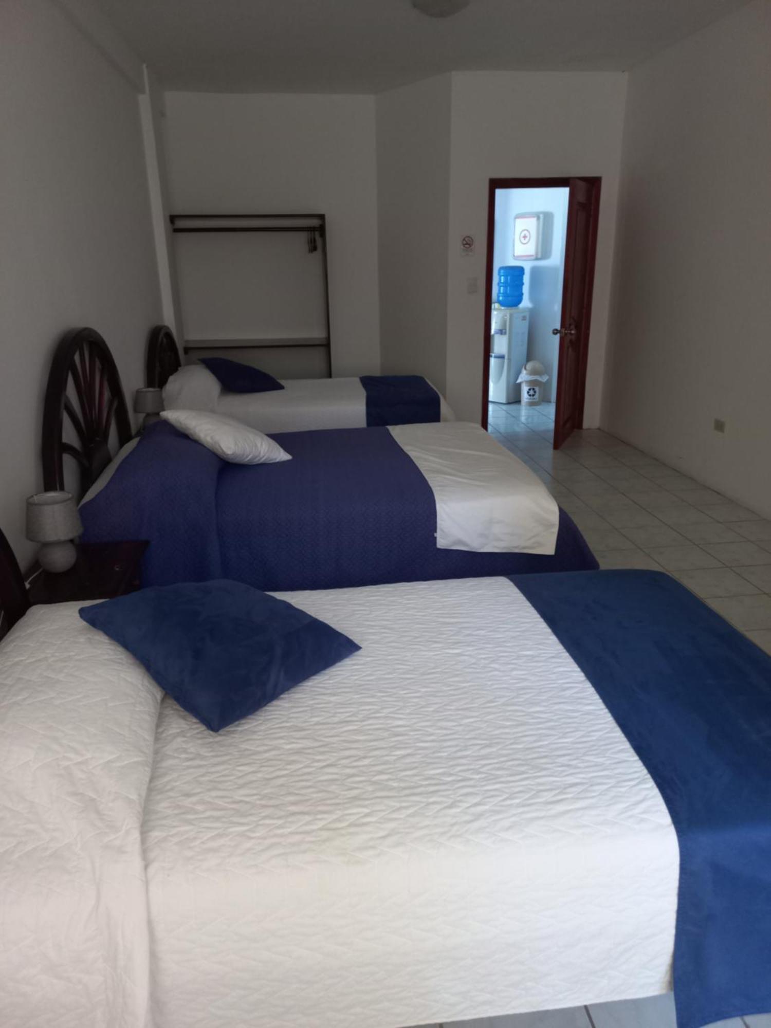 Hotel Isla Del Descanso Puerto Villamil Kültér fotó