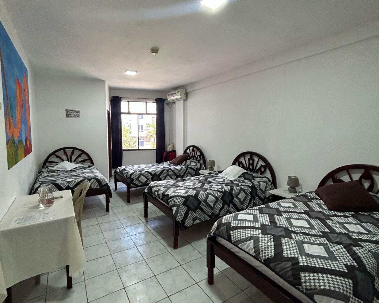 Hotel Isla Del Descanso Puerto Villamil Kültér fotó